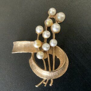 Vintage Ribbon Bow Gold Tone Brooch W/Faux Pearls